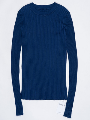 knitted ribbed top in blue